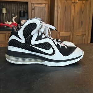 Nike Kid’s Lebron IX 9 Freegums Size 7Y Shoes Youth White Black